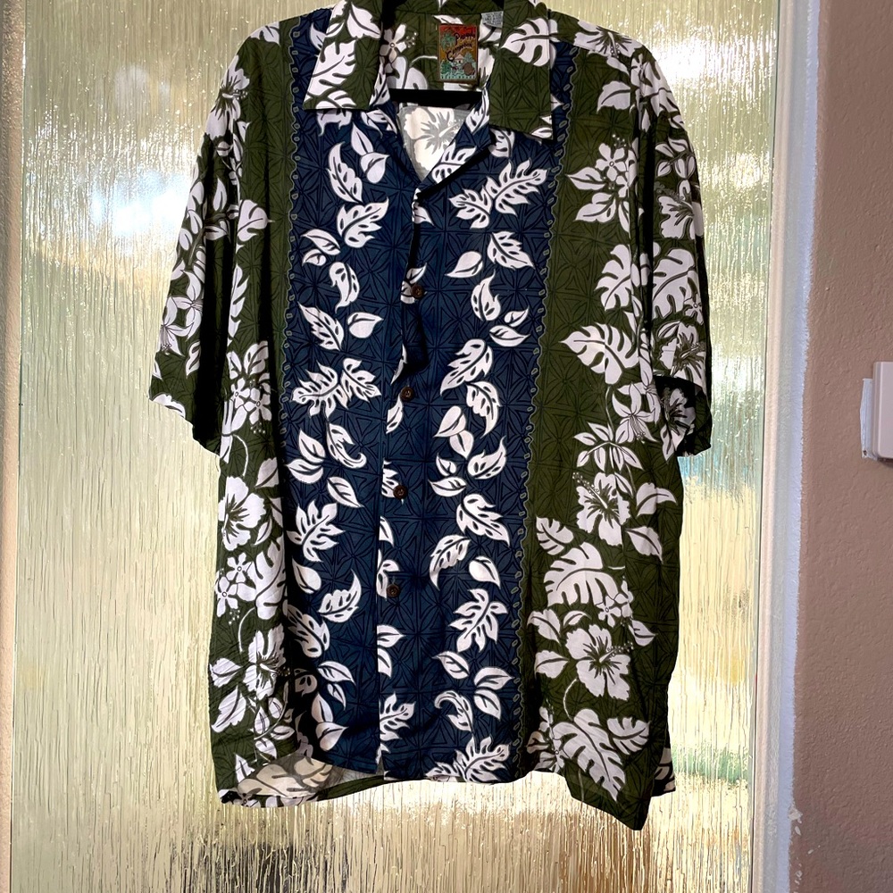 Men’s Pineapple Connections Hawaiian print dress shirt, size Large